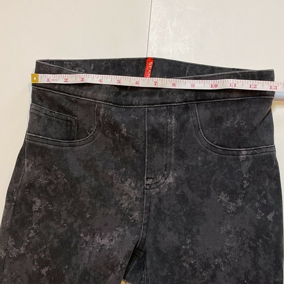 SPANX Women's Jean-Ish Ankle Legging in Gray/Black - Picture 5 of 10